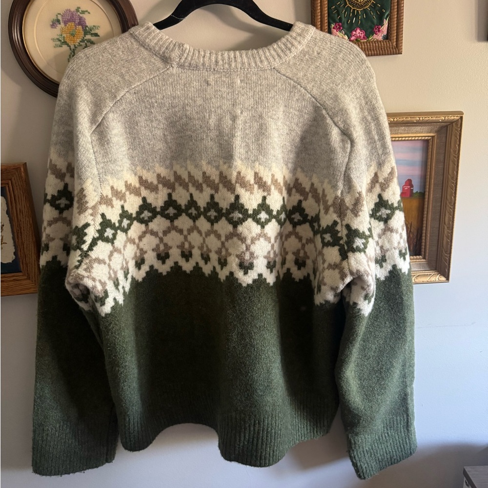 Abercrombie & Fitch Green and Cream Patterned Sweater - Picture 2 of 5